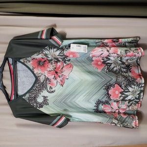 Catherine's OX 14/16W NWT V-Neck Floral t shirt